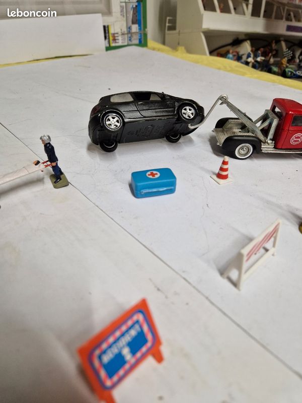 Figurines Miniature Accident De Voiture - Échelle 1/64 Ou 1/87 - Pour Diorama Ou Collection