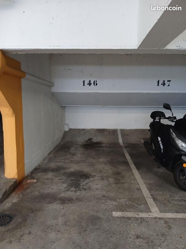 Parking Paris · 105 999 €
