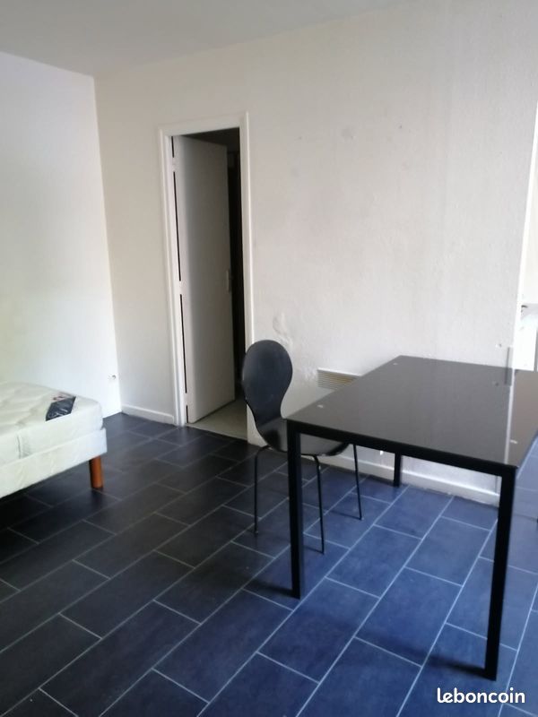 Appartement 1 pièce 20 m² · à Saint-Juéry · 20 m² · 350 €/mois