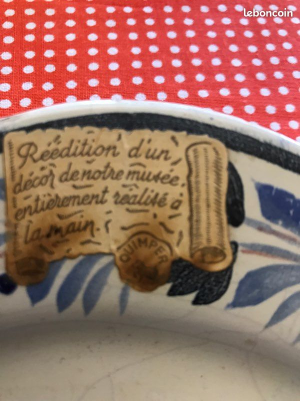 Assiette bleue JB Quimper et accroche murale (image 2)