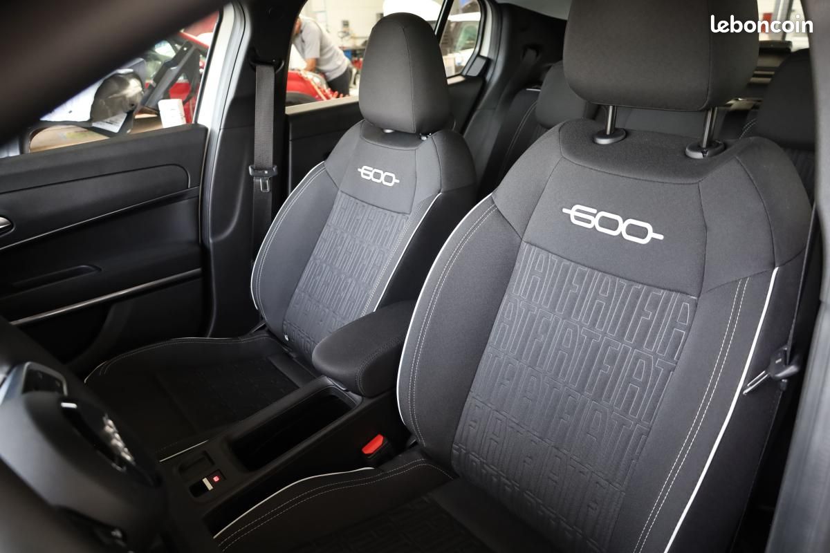 Fiat 600 1.2 Hybrid Turbo, 145ch, Pop, e-DCT6, Jantes alliage (image 12)