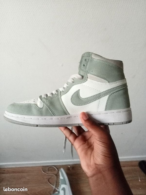 Basket air Jordan collection couleur menth (image 4)