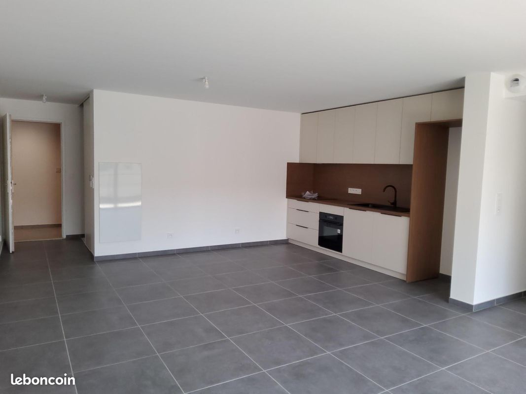 Appartement 3 pièces 78 m² · à Saint-Just-Saint-Rambert · 78 m² · 990 €