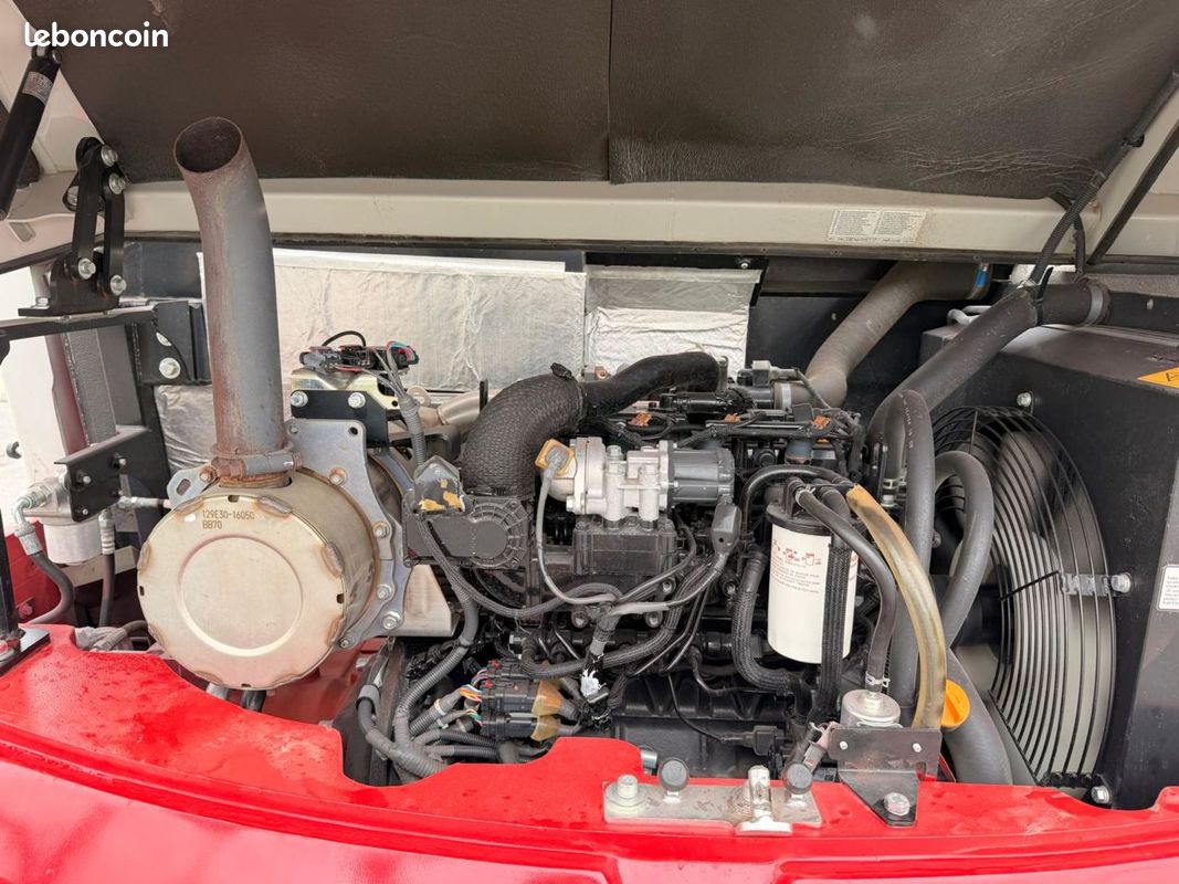 Takeuchi TB290-2 (image 11)