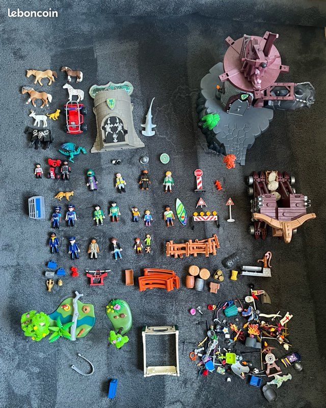 Lot Playmobil - Univers variés 🏰🚗🦁 (image 1)