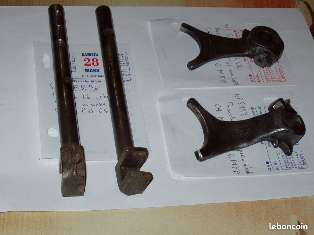 Fourchettes et Axes de fourchette Citroën C4 - C6 MFP années 1930 (image 1)