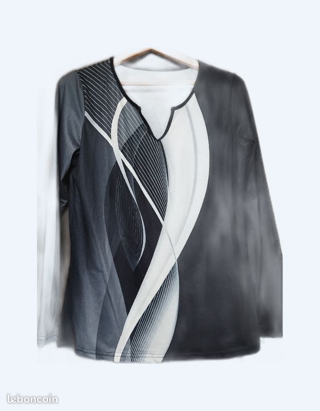 Tee shirt (image 1)