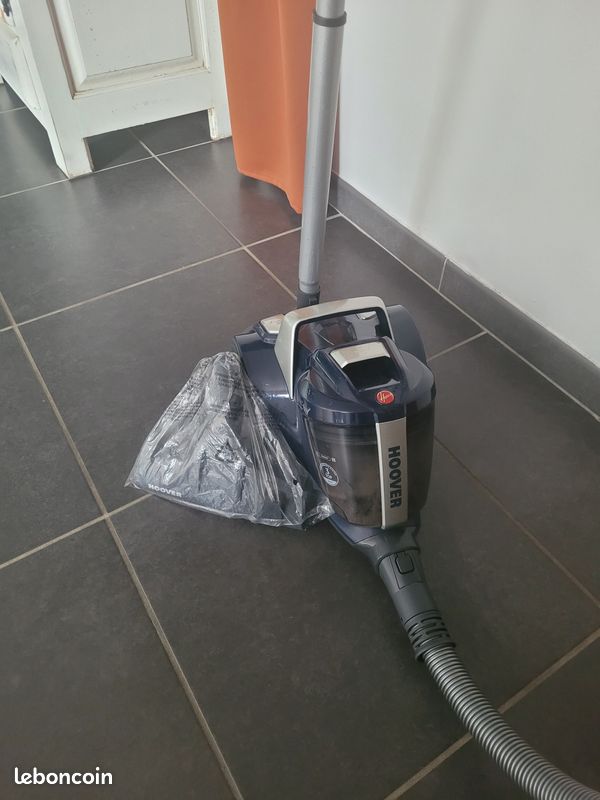 Aspirateur hoover breeze br71 sans sac cyclonic Électroménager - Main Image