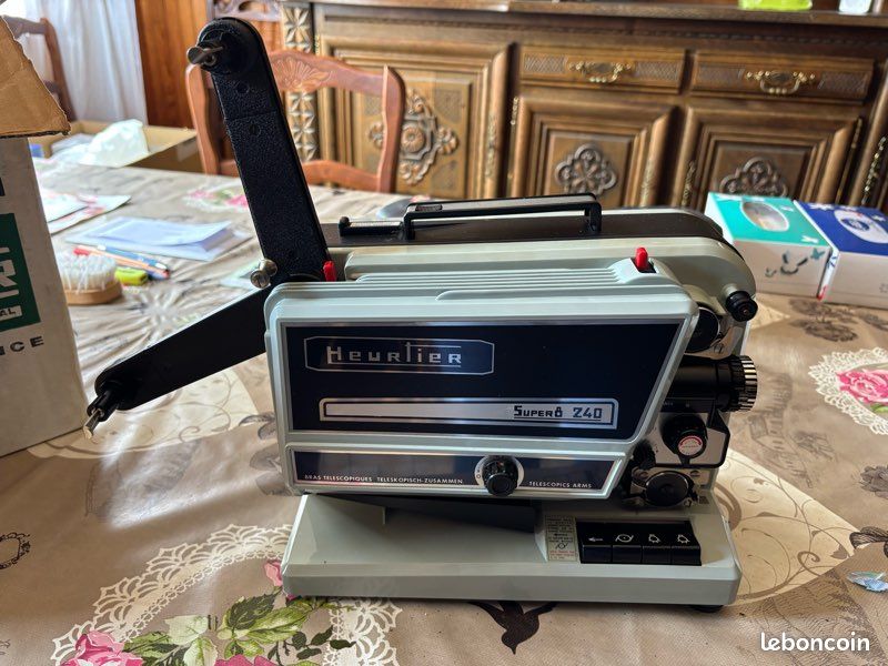 Projecteur Heurtier super 8 240 (image 2)