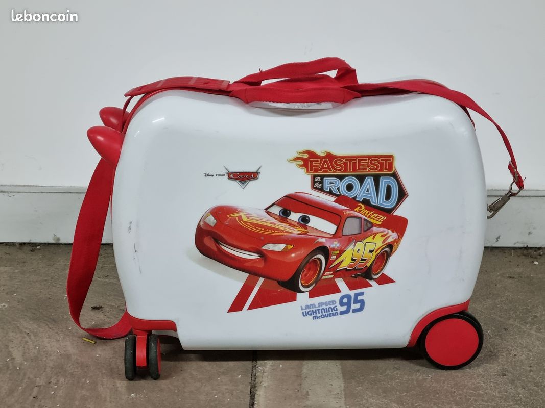 Part vend valise enfants CARS en bon très état (image 1)