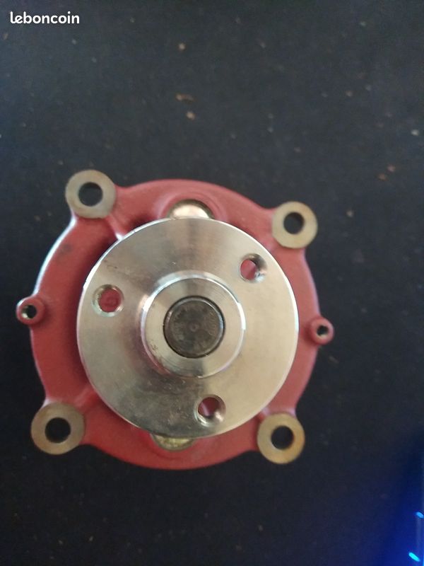 Pompe a eau moteur deutz pour tracteur deutz, same, lamboghini et hurlimann (image 1)