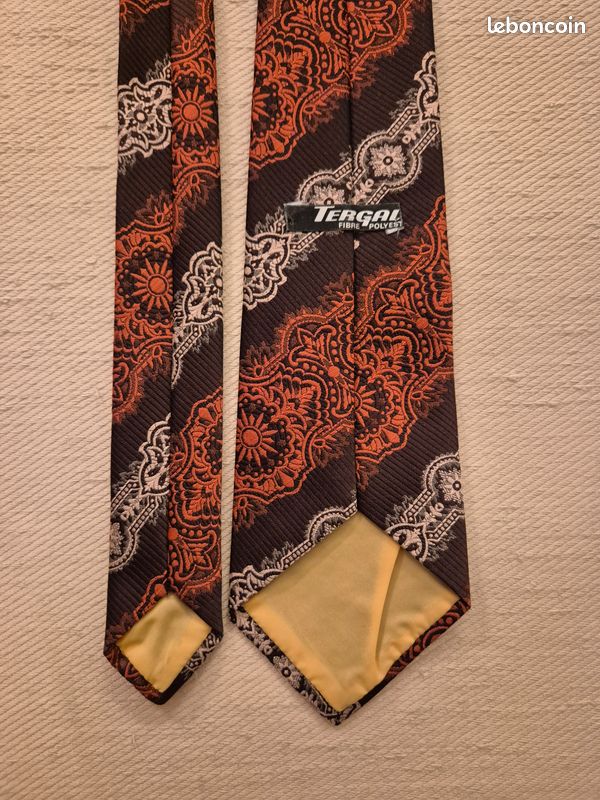 Sandana cravate personnalisée vintage années 1990 OG feuille brune