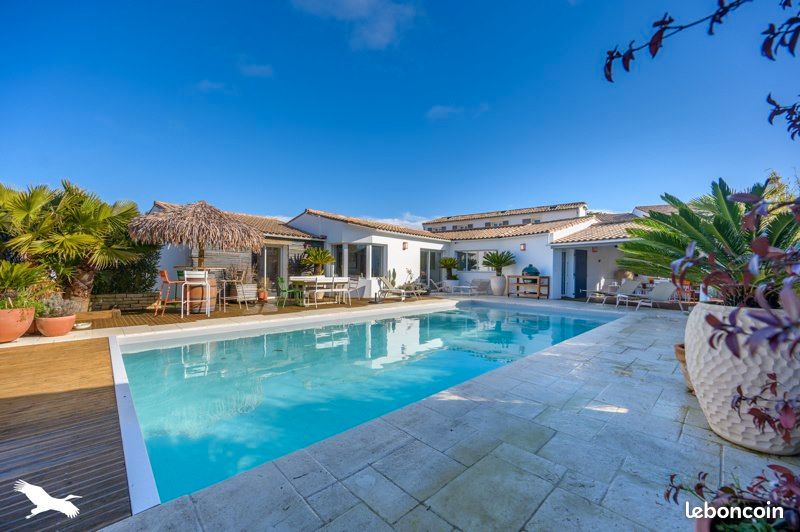 Maison 9 pièces 230 m² · à Rivedoux-Plage · 230 m² · 1 979 800 €