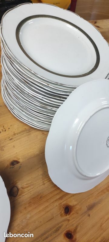 Service assiettes porcelaine de Digoin (image 3)