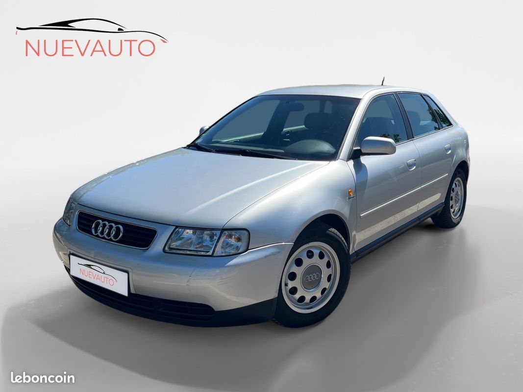 AUDI A3 A3 1.6i Ambiente A (image 1)