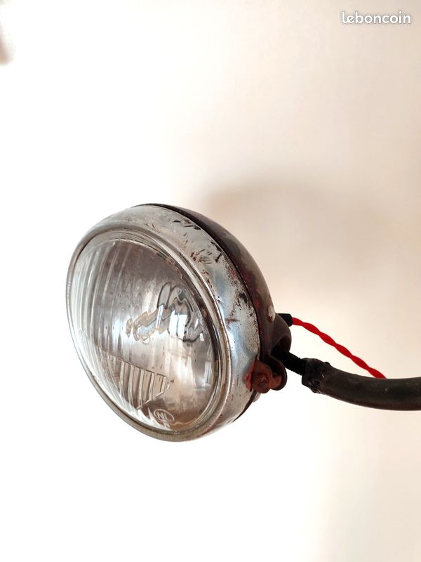 Lampe industrielle fabriquée à partir de phares de tracteur anciens -Pièce unique (image 7)
