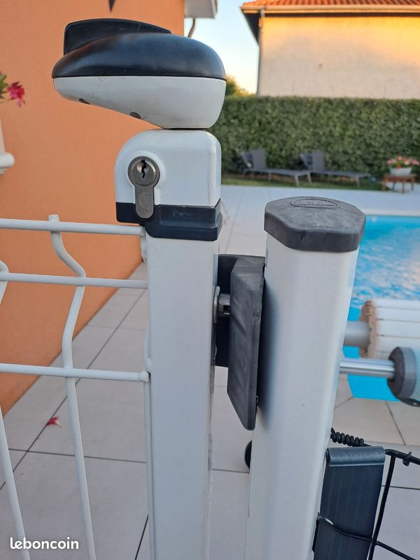 Portillon de piscine haute sécurité (image 7)