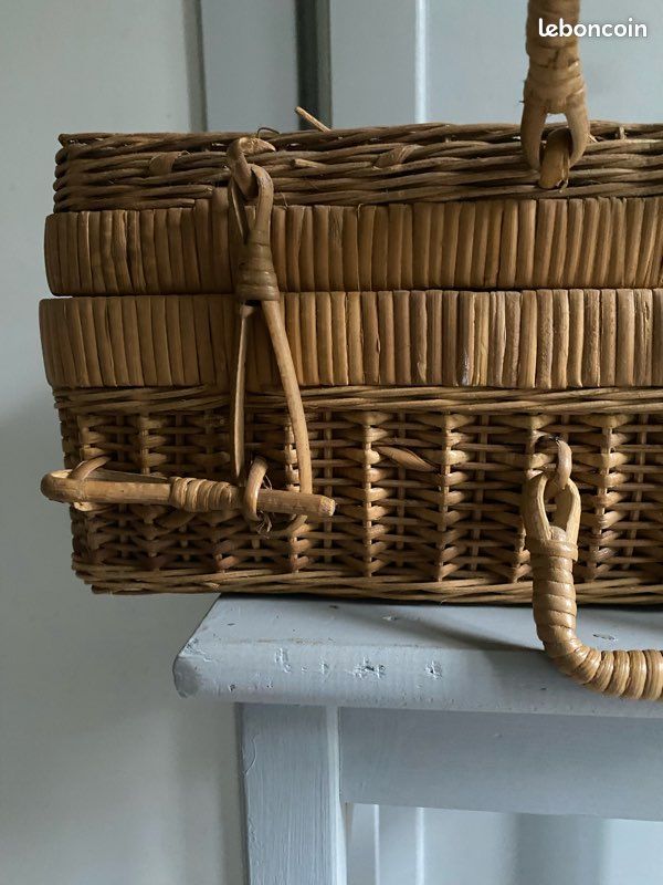 Valise malle en osier tressé ancienne - Décoration