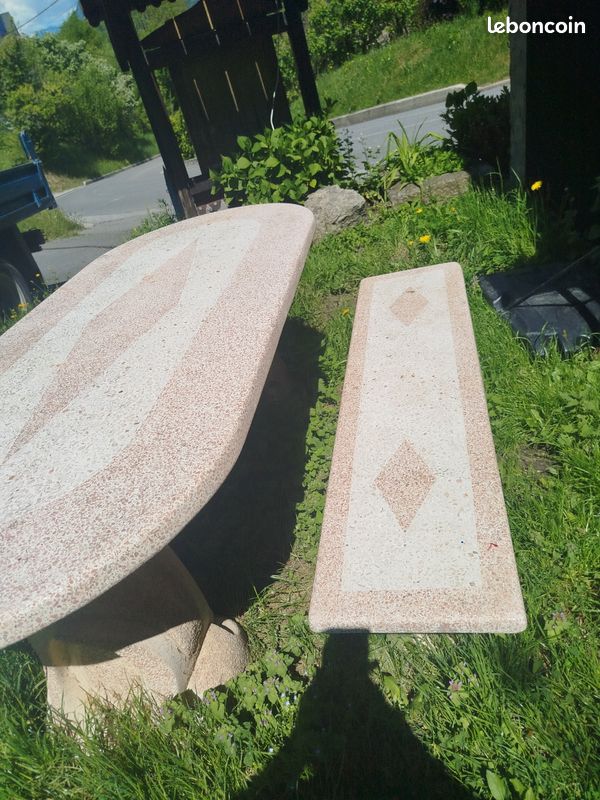 Vends table en pierre (image 3)