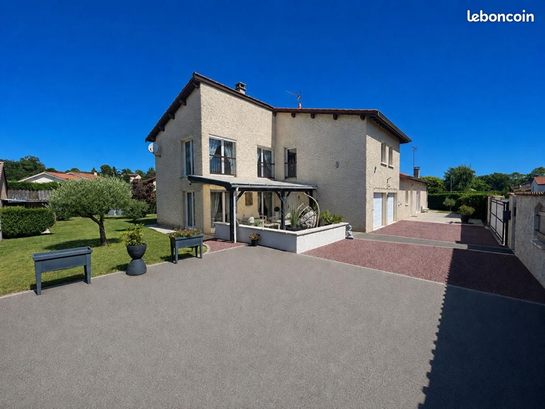 Maison 7 pièces 196 m² · à Jonage · 196 m² · 550 000 €