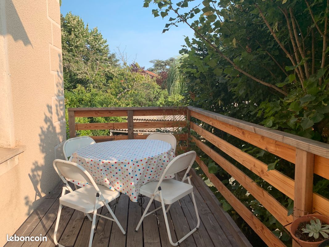 Maison lumineuse avec terrasse (image 3)