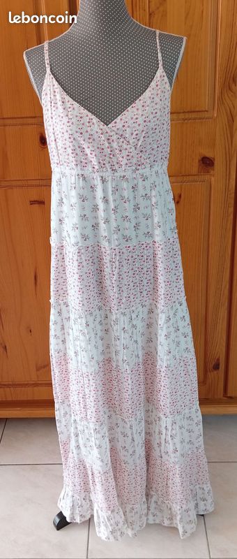 Robe longue à bretelles motif patchwork blanc et rose Vêtements