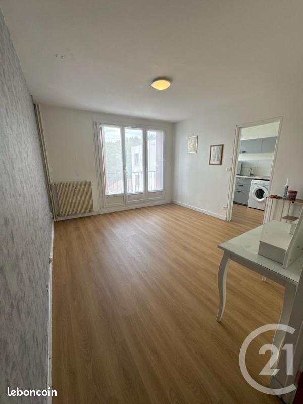 Appartement 1 pièce 28 m² · à Châlons-en-Champagne · 28 m² · 500 €