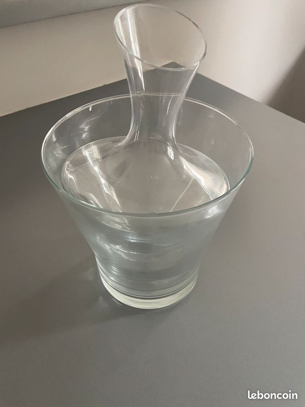 Carafe à vin avec son support à glaçons (image 1)