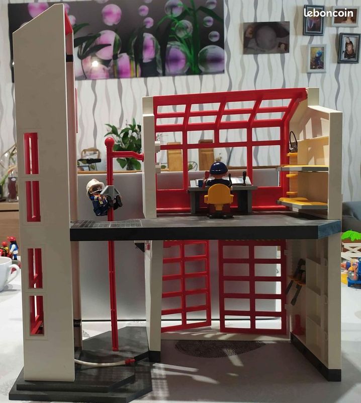 Caserne des pompiers Playmobil (sans boite) (image 3)