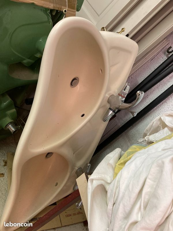 Ensemble double vasque céramique beige + accessoires salle de bain céramique beiges De la marque Vil (image 1)