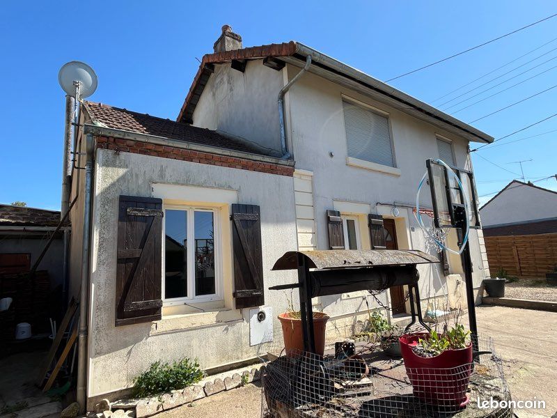 Maison 5 pièces 80 m² · à Montceau-les-Mines · 80 m² · 75 000 €