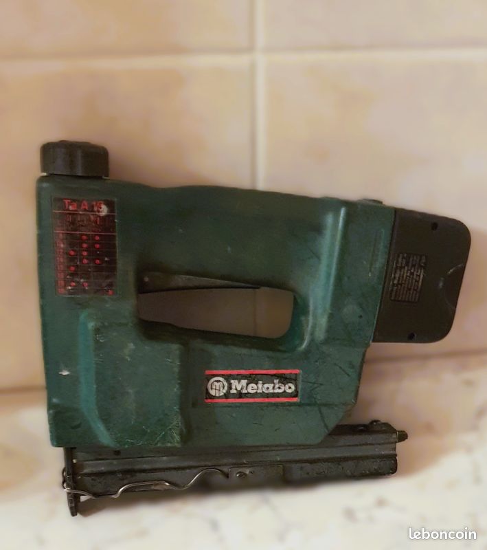 AGRAFEUSE METABO SANS FILS TA a avec 15 boites agrafes (image 1)