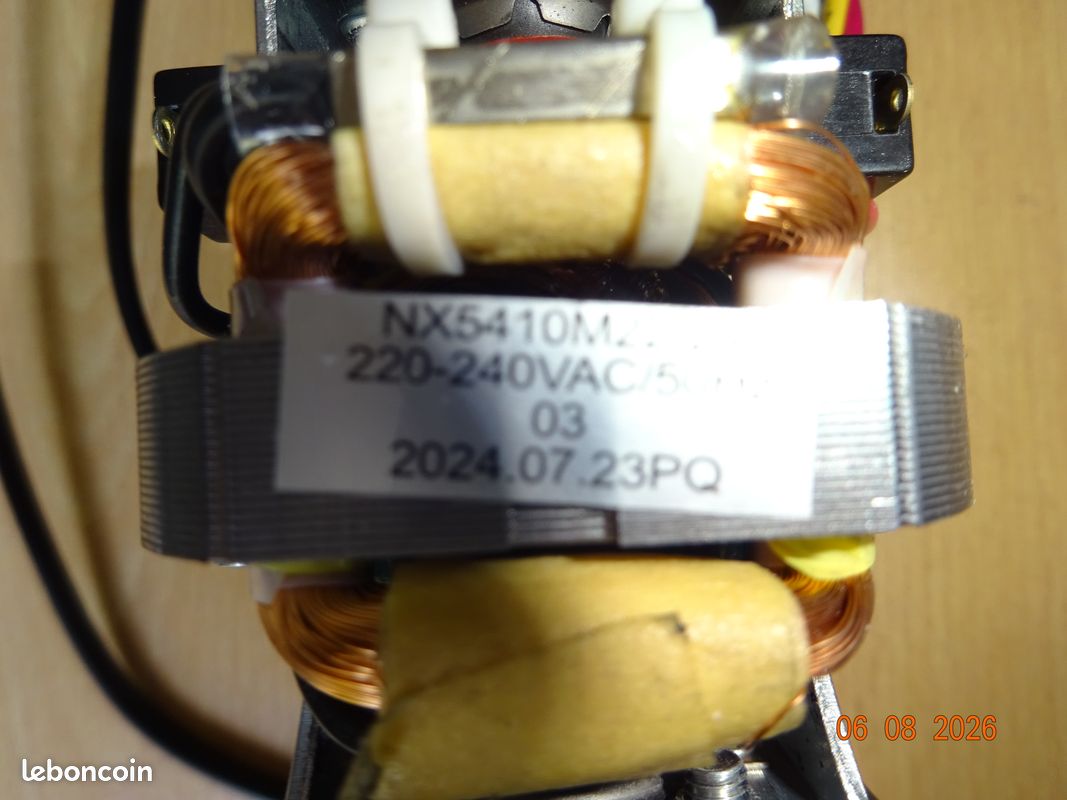 Moteur de destructeur de documents 220v complet avec platine interrupteur plus son cable (image 3)