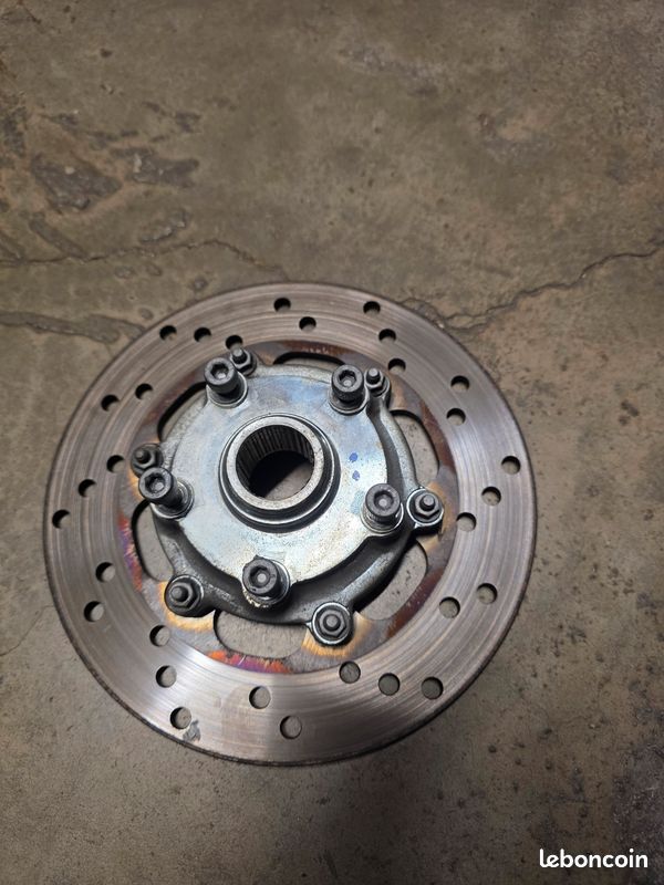 Moyeux roue arrière vespa gts avec disque (image 1)