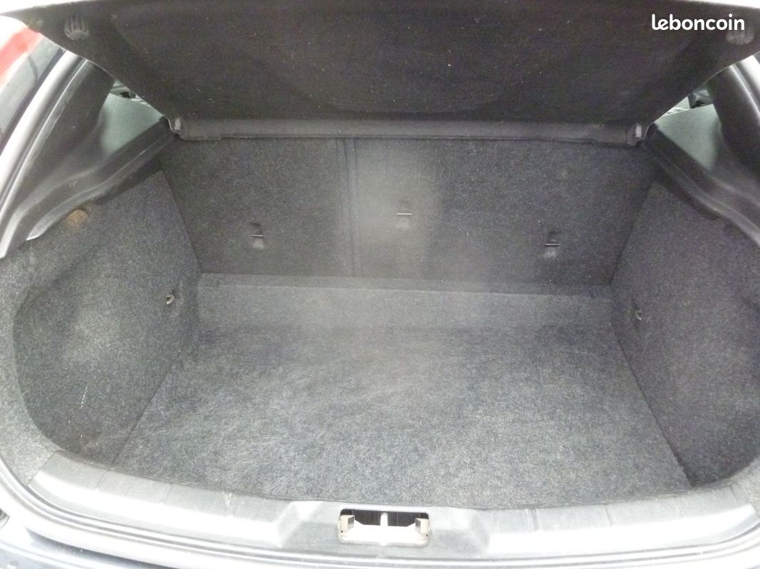 Volvo V40 1.6 D2 115CH MOMENTUM BUSINESS BV6 (image 9)