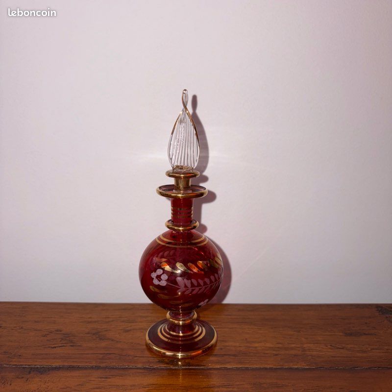 Flacon de parfum égyptien en verre décor fleurs ancien vintage collection (image 3)
