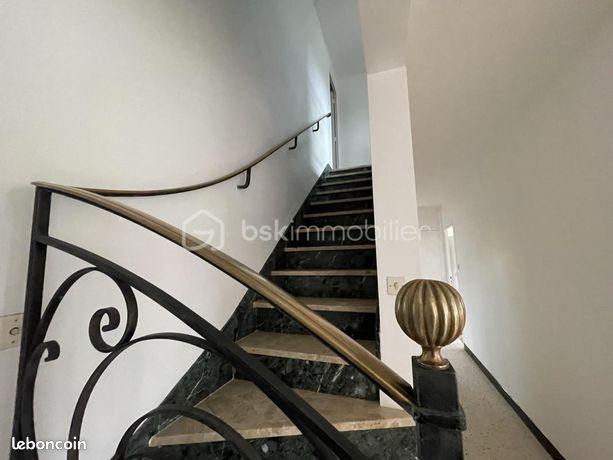 https://img.leboncoin.fr/api/v1/lbcpb1/images/01/5b/28/015b28c8b37165d987185ad1a3d9c7505519ac27.jpg?rule=ad-image