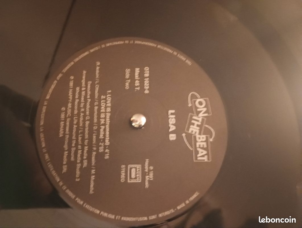Lisa B - Love Is ❤️. Maxi 45 tours VG+/VG (image 2)
