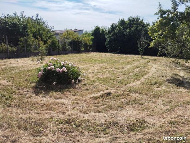 Terrain 615 m² Aigueperse