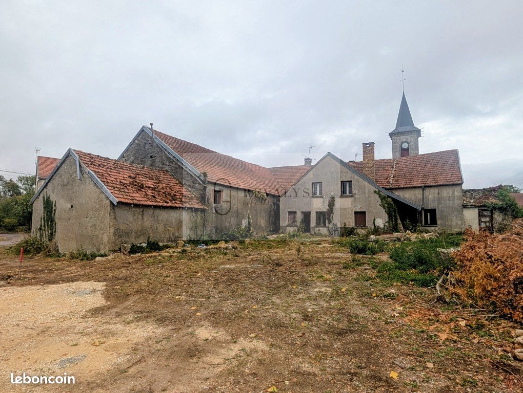 Immeuble 700 m² · à Asnières-lès-Dijon · 700 m² · 230 000 €