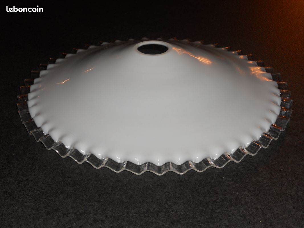 Abat jour en opaline blanche (image 2)