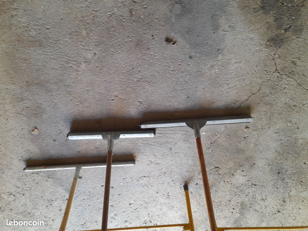 3 racleurs sols - Tarif l'unité 4, l'ensemble pour 10 (image 1)
