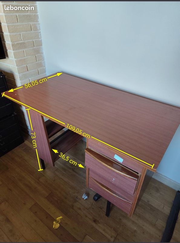 Table avec tiroirs (image 1)