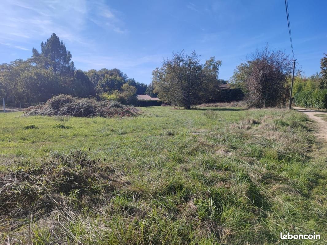 Terrain 520 m² Le Pout · 85 000 €