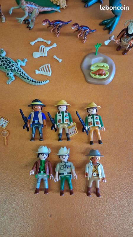 LOT DE DINOSAURES PLAYMOBIL (Gebraucht) in Bernex für CHF 11 – mit