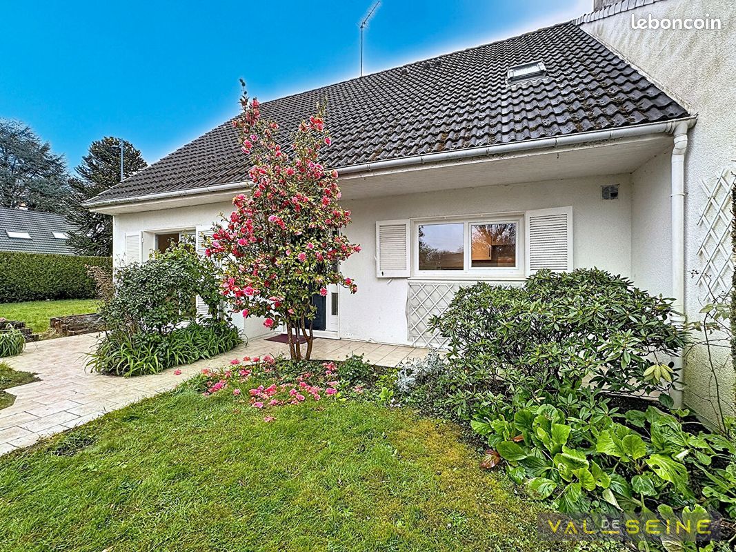Maison 9 pièces 169 m² · à Bihorel · 169 m² · 249 000 €