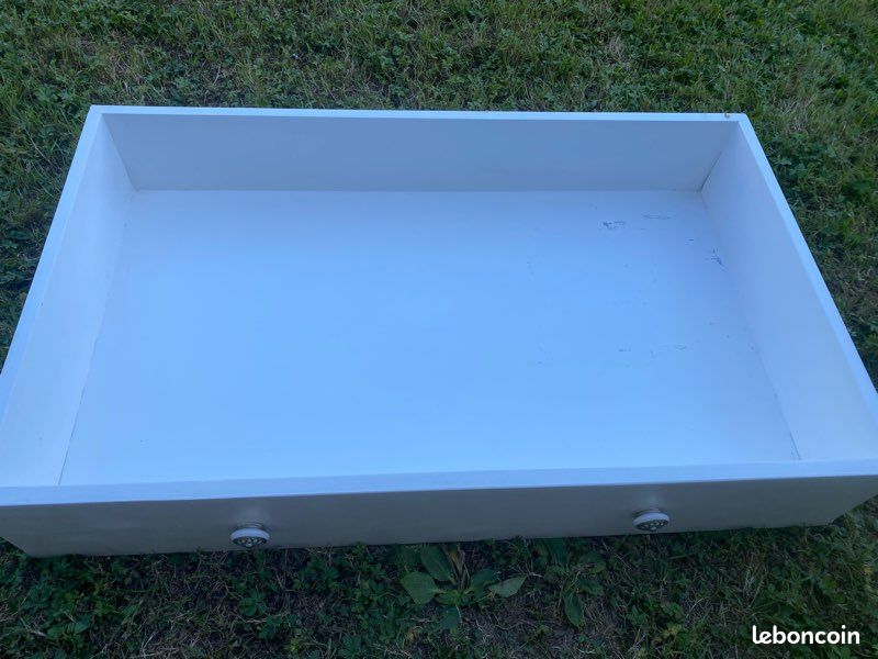 Jolie table basse blanche en bois (image 10)