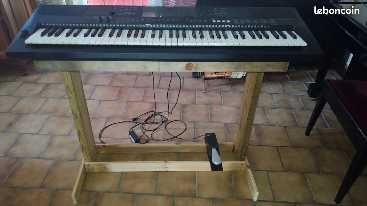Piano synthétiseur Yamaha 76 touches (image 1)