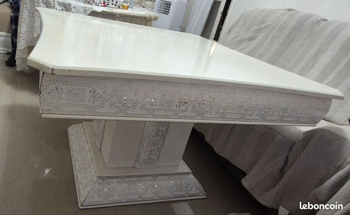 Table carré bois blanc (image 2)