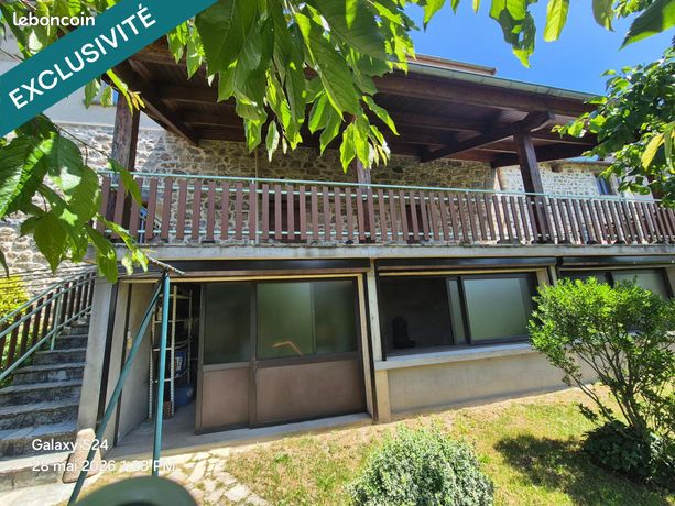 Maison 7 pièces 196 m²
